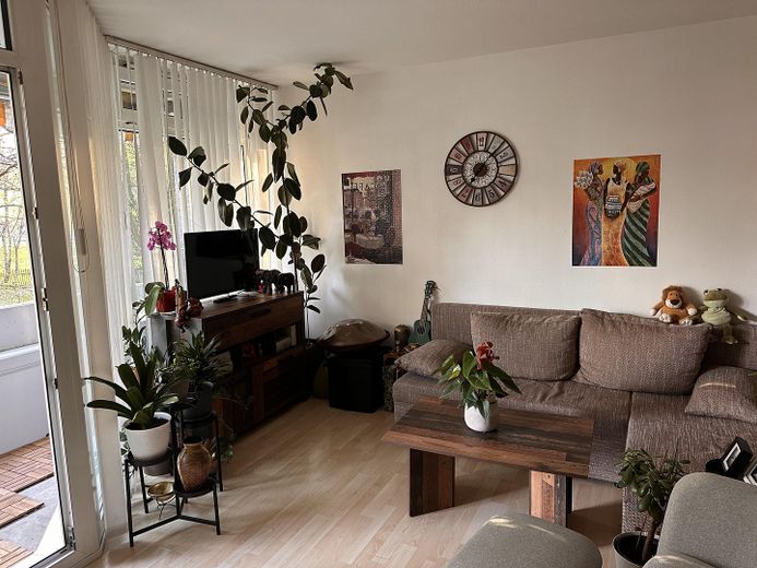 Schnucklige  1,5 Zi.Whg München-Fürstenried mit Balkon zur Anlage oder Eigennutz – Wohnbereich