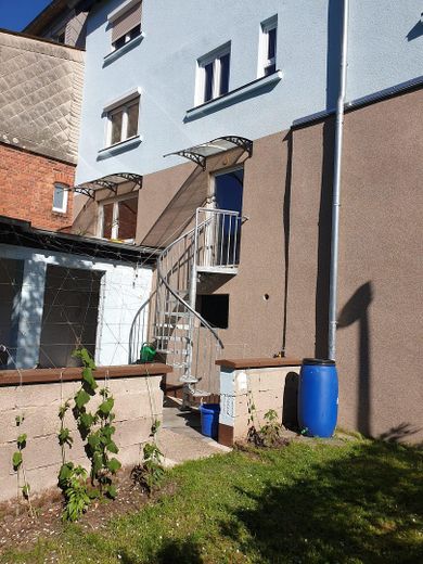 Einziehen, loskochen & wohlfühlen: Modernisiertes XL-Haus mit Traumküche, Komfort-Garage & Garten – Garten 08