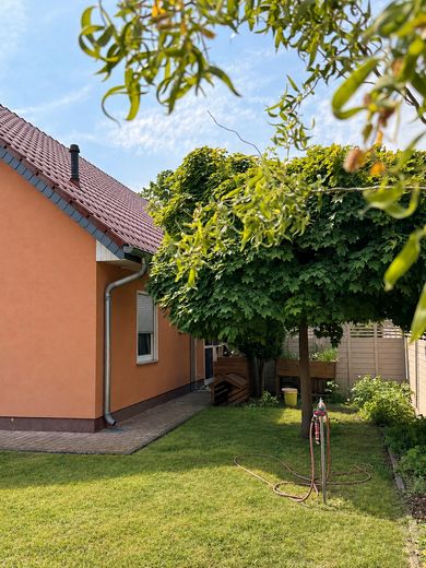 Viel Platz für Familie, Garten & Leben – freistehendes Architektenhaus in Oranienburg – Garten