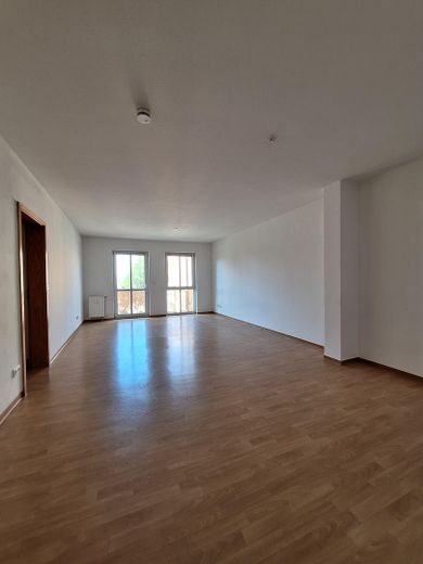 شقة رائعة من غرفتين في مجمع سكني مُعتنى به جيدًا – Wohnzimmer