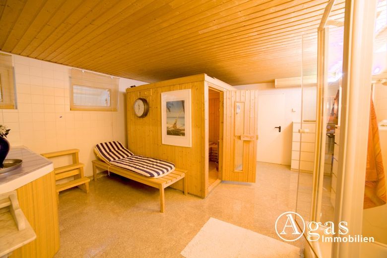 Exklusive Stadtvilla mit privater Wellness-Oase und Außenpool in Alt-Hohenschönhausen – Wellnessbereich unten