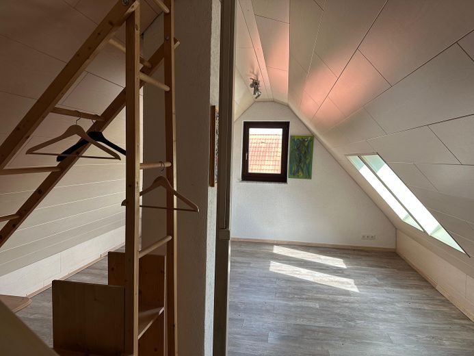 Gepflegte Doppelhaushälfte mit Einliegerwohnung in ruhiger Ortsrandlage von Ulm-Mähringen – Studio DG