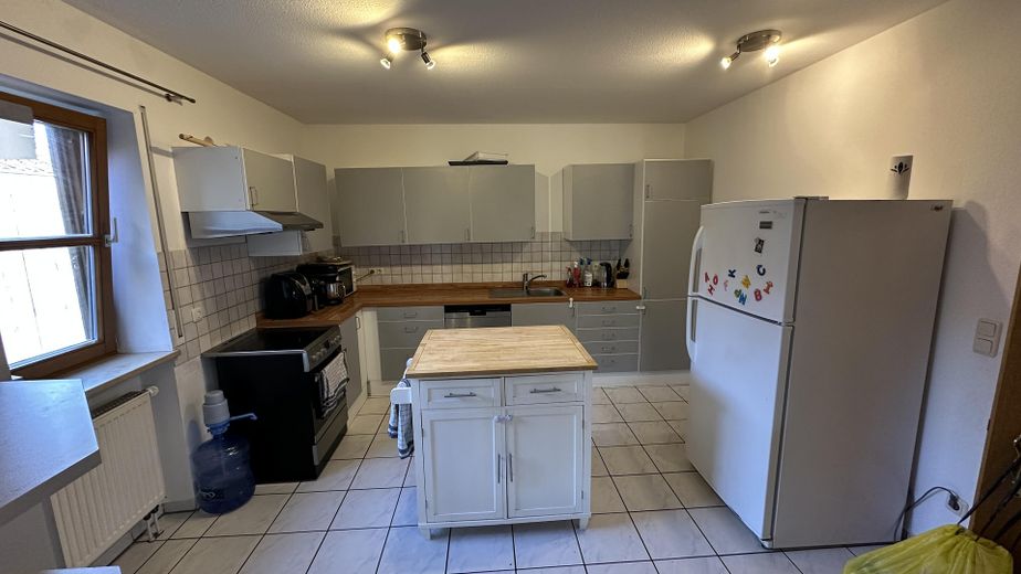 Well-maintained detached house with garden for rent in Seubersdorf – Küche inklusive Einbauküche