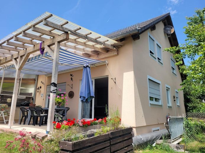 Maison jumelée avec une belle vue dans un quartier calme à Calw-Altburg – Photo 1