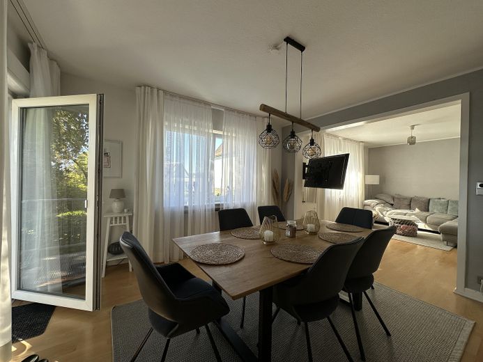IN POSIZIONE CENTRALE! Appartamento al piano terra, unità immobiliare in condominio ristrutturato – Essbereich