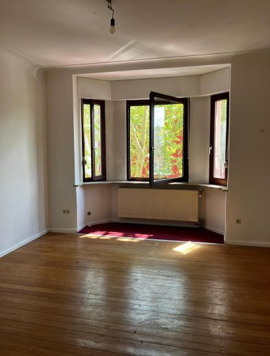 Sonnige 2-Zimmer Altbauwohnung mit Flair und viel Potential – Zimmer 1
