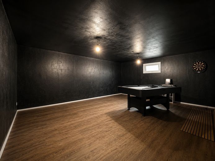Sin comisión | Casa unifamiliar moderna con piscina y lounge | Orientación sur | Cerca de la A9 – Hobbyraum 1