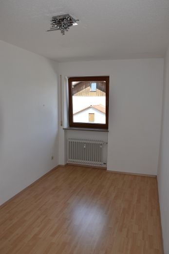 3 1/2 Zimmer Wohnung in zentraler Lage von Simbach am Inn mit neuem Badezimmer – Büro