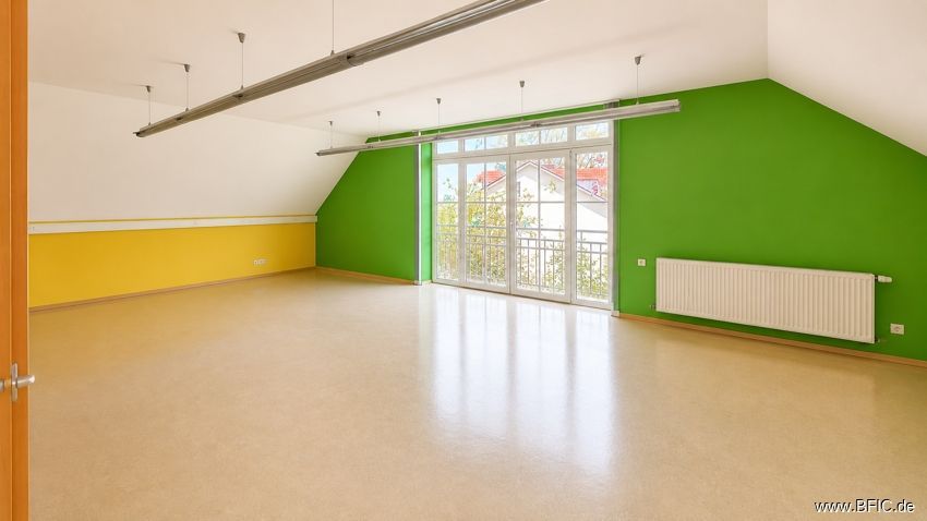 Großzügige Büro- / Praxisfläche auf zwei Ebenen in ruhiger Lage von Moorenweis – Raum 2 im OG