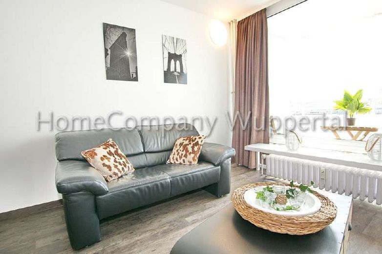 Luxuriöses Apartment in zentraler Lage mit Balkon, DSL-Wifi und Reinigungsservice – f61bbb6fc75c62fa17134080881360121ca97ef9.jpg