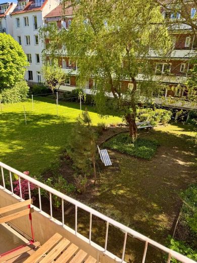 Appartamento di 2 locali, 51 mq | Eimsbüttel | disponibile subito – Wohnzimmer Blick Innenhofpark