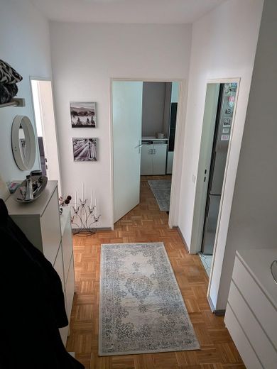 Provisionsfrei: Vermietete 2-Zimmer-Kapitalanlage – Flur