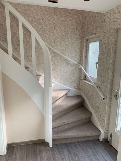 1-Familienwohnhaus mit barrierefreiem EG., nähe Zentrum – Treppenhaus - www.immobilien-heise.de