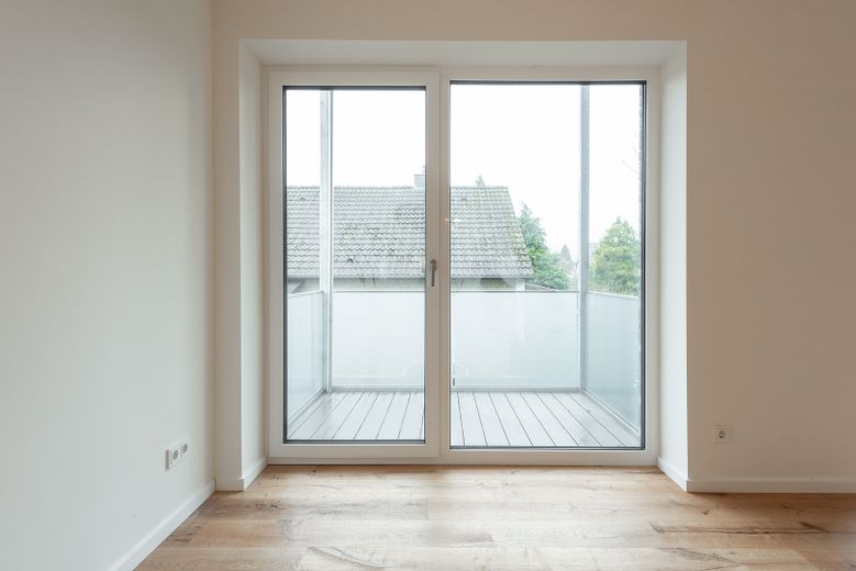 EBK’li akıllı ev, balkon: Halstenbek’te aydınlık 4 odalı daire – Fotoğraf 24