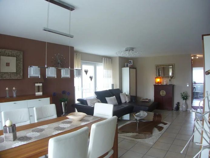 TOP 3,5-Zimmer Wohnung im 1. OG – Wohn-/Esszimmer (baugl. WE)