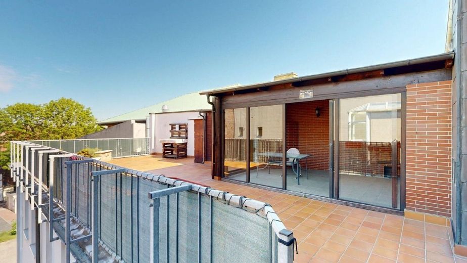 Exklusive Maisonette-Wohnung mit großer Dachterrasse – Terrasse mit Wintergarten