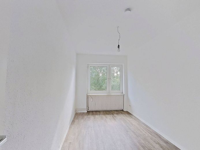 Helle 3-Zimmer-Wohnung mit BALKON, EBK & TAGESLICHTBAD – Ansicht I: Schlafzimmer II