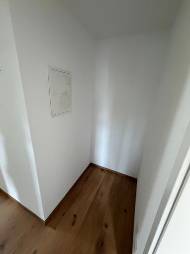 Kernsanierte Etagenwohnung, 1ZKB, Erstbezug – Abstellnische