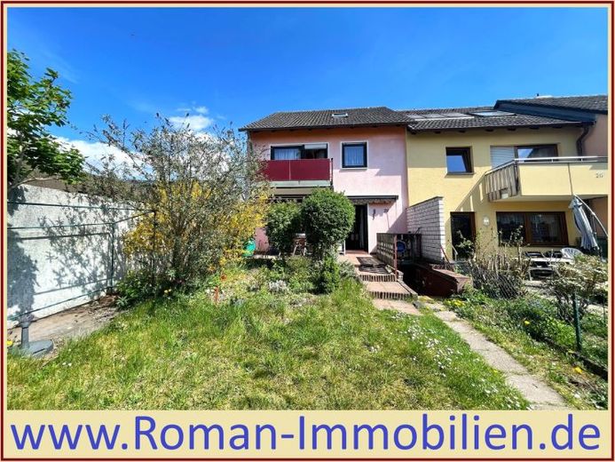 Casa a schiera di testa da ristrutturare con garage a Feucht! – Photo 1