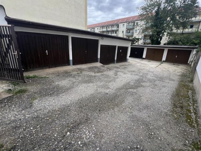Jetzt Stellplatz sichern – Garage sofort verfügbar! Licht vorhanden! – Foto 1