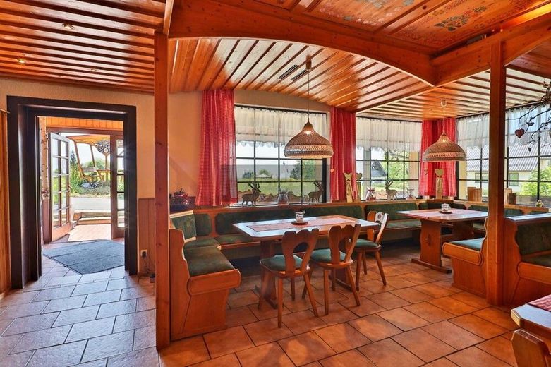 Berghotel in idyllischer Natur - Einzigartige Investitionsmöglichkeit in Eisfeld – Bild 7