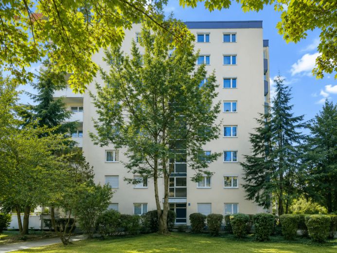 Bel appartement lumineux de 3 pièces avec balcon à Großhadern – Photo 1