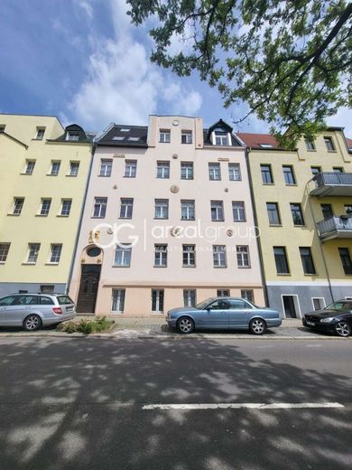 Geräumige Souterrainwohnung mit Dusche und EBK – Ansicht