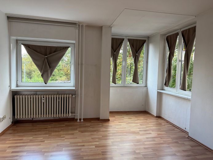 Wunderschöne leerstehende Zweizimmerwohnung mit Garage – Wohnzimmer2