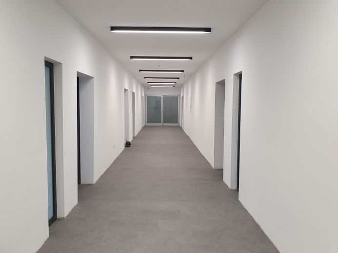 Top Büroflächen mit vielen Möglichkeiten, EUR 15,- bis 17,- pro qm warm – Flur EG