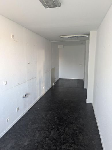 Світле комерційне приміщення на Bürgermeister-Landmann-Platz – ідеально для адвокатської контори, практики або офісу (189 м²) – Personal- und Aktenraum_2