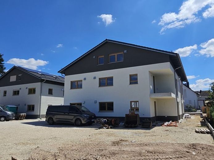 Prima occupazione | Appartamento al piano terra di 3 locali con terrazza, giardino, cucina componibile e KfW 40 QNG – Foto 1