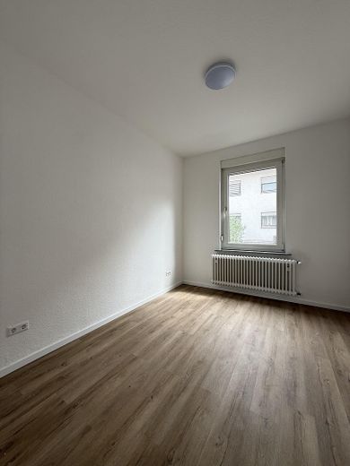 Erstbezug nach Kernsanierung – Moderne 3-Zimmer-Wohnung in Blankenloch – Schlafzimmer