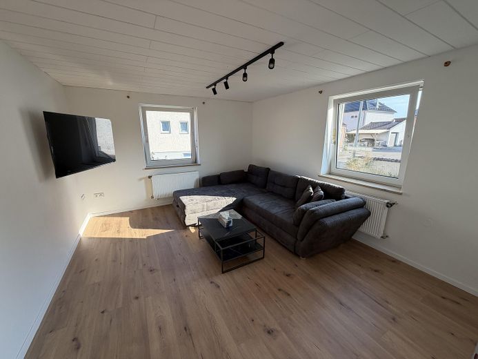 Appartamento ristrutturato e arredato di 3 locali a Ingolstadt-Hagau - 75 m2 – Foto 1
