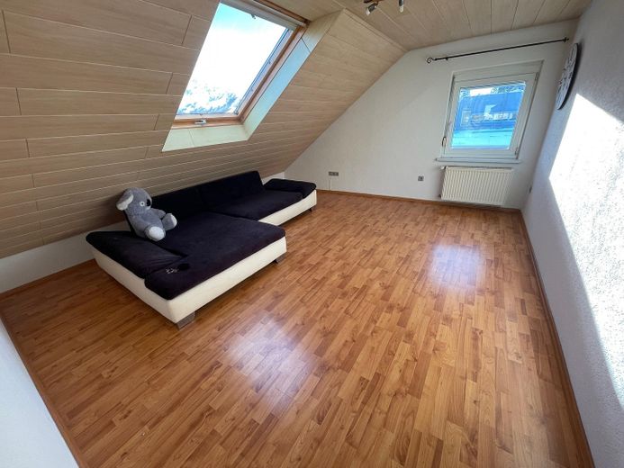 Maison de 3 familles à Villingen-Schwenningen – Wohnz. DG