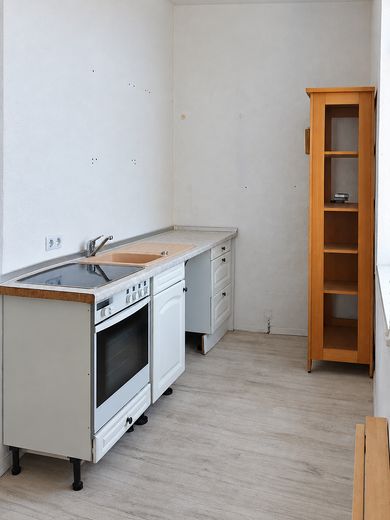 Uerdingen'de 1 odalı daire – 33,8 m², hemen boş – Küche mit Herd und Spüle