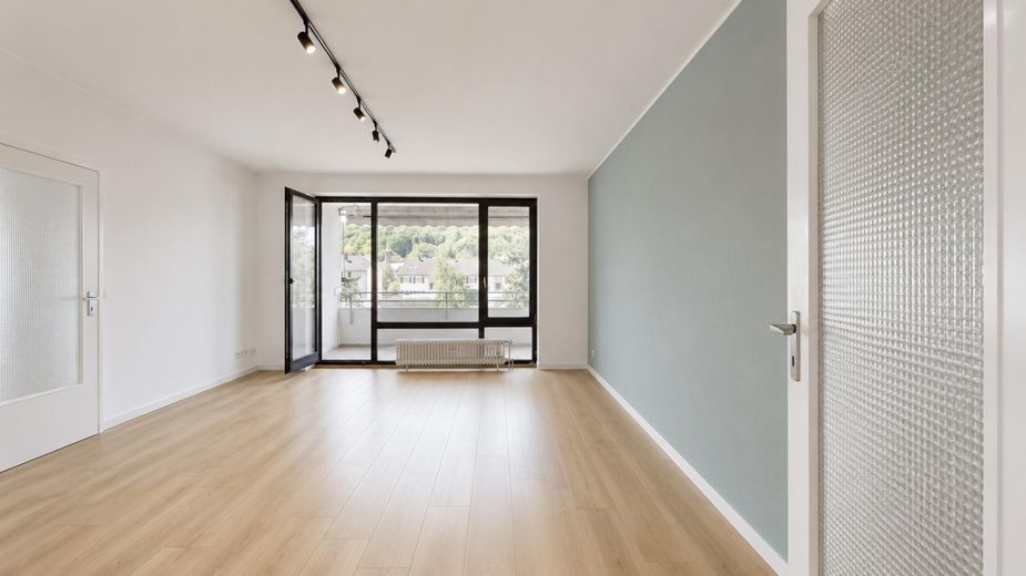 Volledig gerenoveerd 3-kamerappartement met loggia – Landstuhl – Foto 8