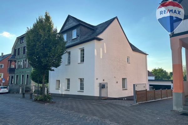 Großzügig und modern: Einfamilienhaus in Höhr-Grenzhausen
