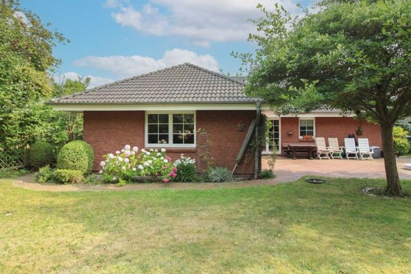 Bungalow narożny oddalony o 1,6 km od mariny w Wendtorf