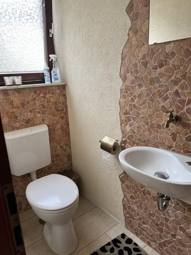 Charmantes Reihenendhaus in Kirchheim am Neckar – Gäste-WC