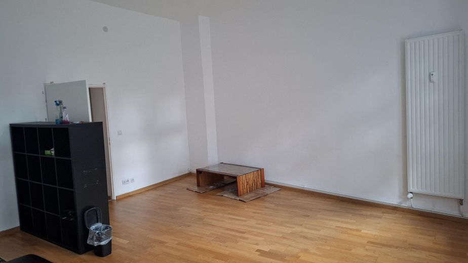 Bezugsfreie ETW, 2 Zimmer, 60qm, provisionsfrei, direkt v. Eigentümer – Wohnzimmer