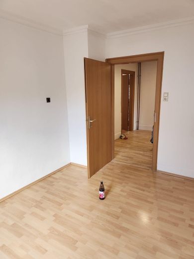 Schöne 4 Zimmer Wohnung mit Einbauküche und Balkon – Foto 10