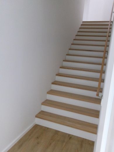 Erstbezug Neubau – Wohnungsaufgang