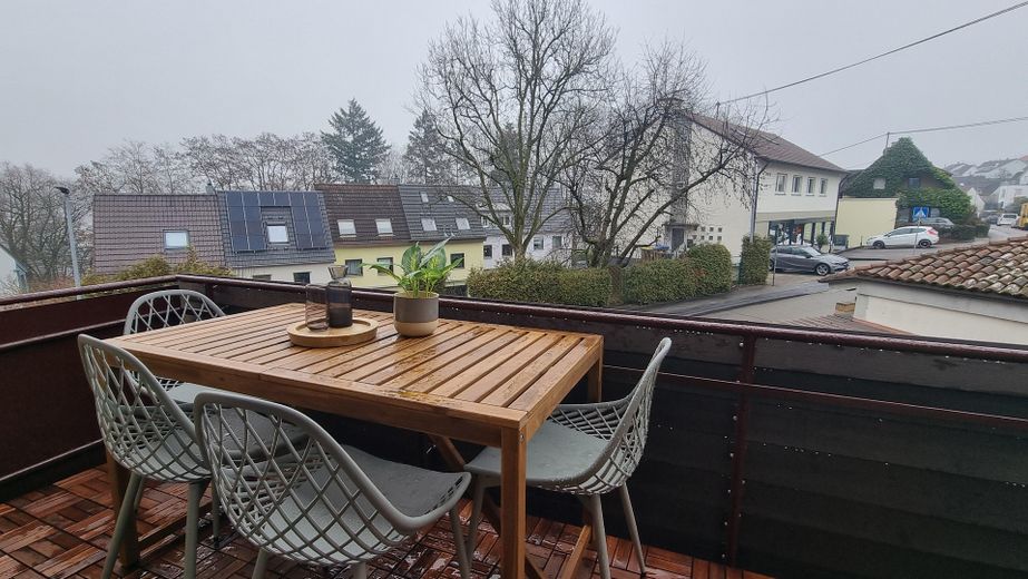 großer Balkon