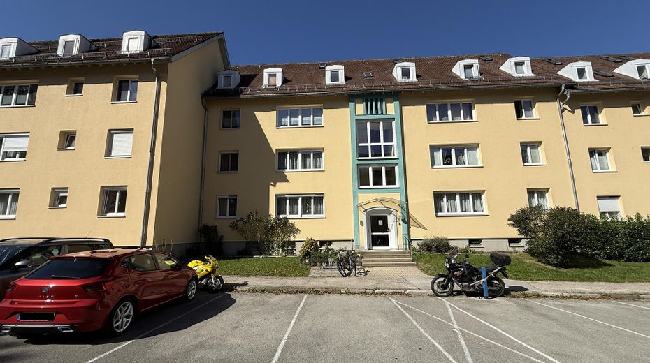 Hochparterre mit ca. 85 m² plus Gartenanteil – barrierearm wohnen zwischen Isar und Alpen – Eingang