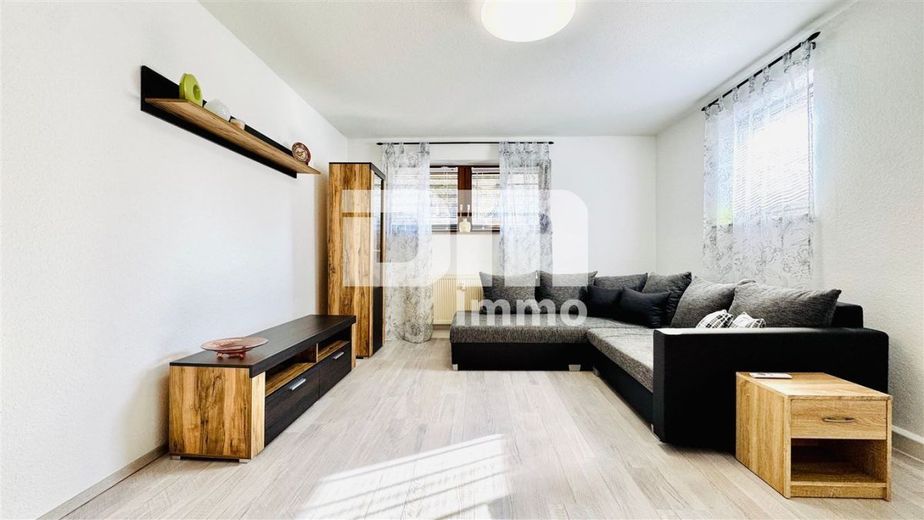 Kompaktes Apartment BJ 1991 im Souterrain in ruhiger Wohnanlage – Wohn / Schlaf