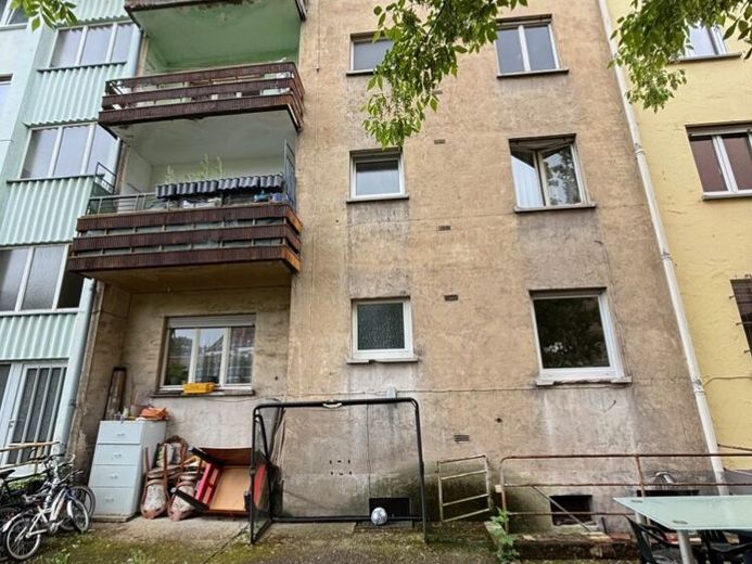 Entwicklungsfähiges 4-Parteien Haus / Alt-Saarbrücken nahe HTW – फोटो 1