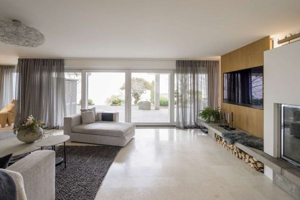 Entspanntes Familienleben: Elegante Villa mit Pool in idyllischer Lage
