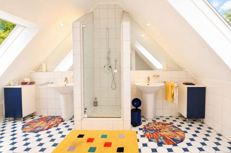Elegante 3 - 4 Zi Maisonette mit Galerie mitten in Königstein – Bad mit Dusche