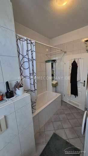 Schöne, gemütliche 2 Zi.-Wohnung, möbliert, mit Balkon Richtung Westen. – 25ebe706bf6721d21423aca0e5a6622bde47e9a3.jpg