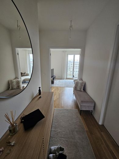 4 Zimmer Wohnung mit direktem Spreeblick und Weitblick über die Stadt – Flur